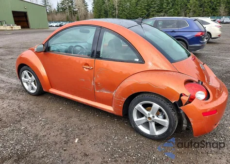 2010 Volkswagen New Beetle z USA, uszkodzony, nr VIN 3VWRG3AG0AM023077